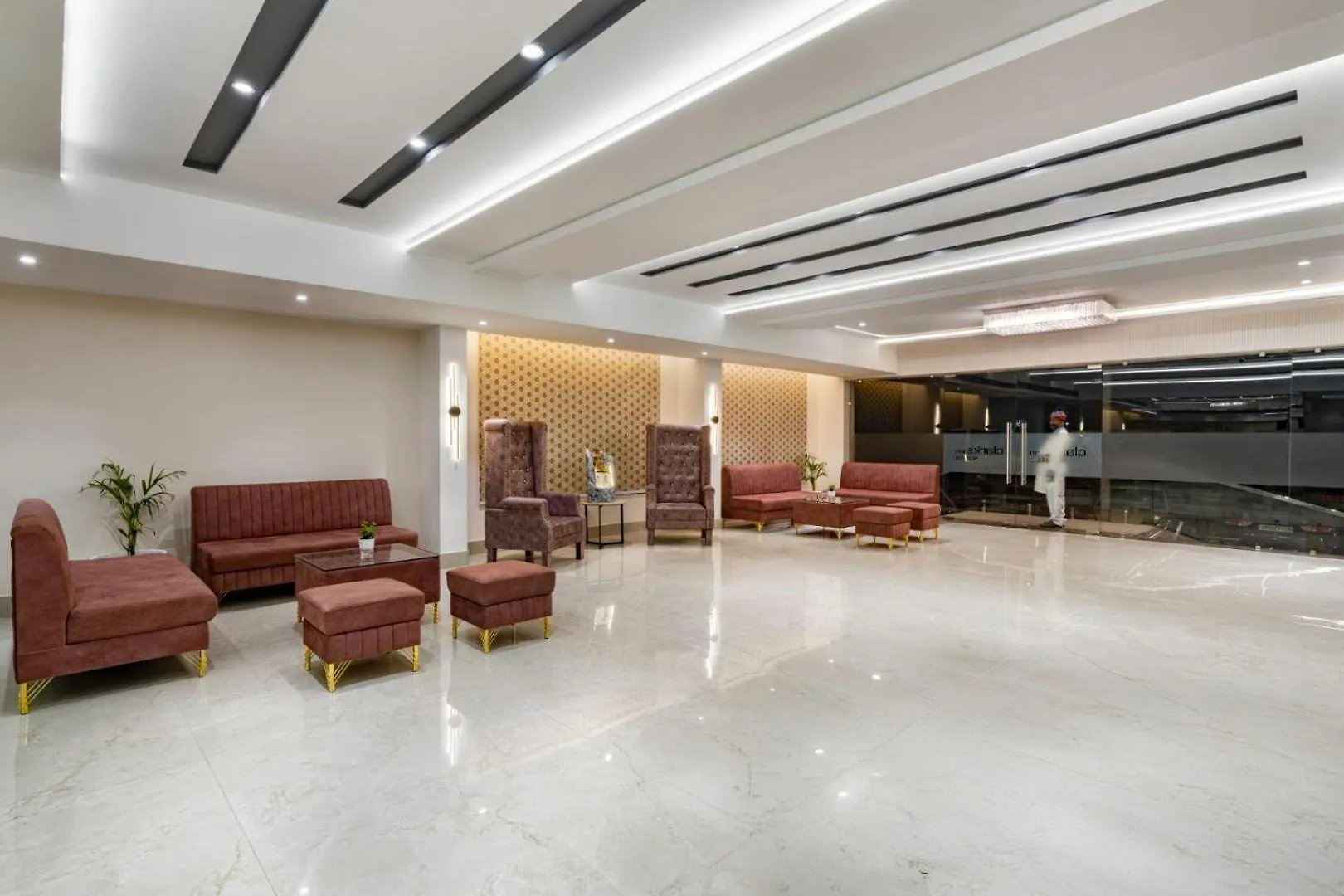 Hotel Clarks Inn Suites Agra Near Tajmahal