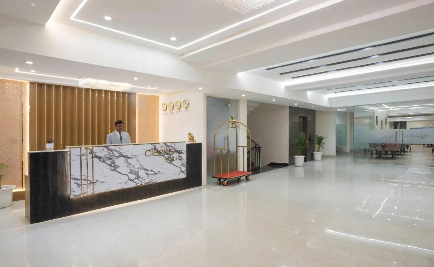 Hotel Clarks Inn Suites Agra Near Tajmahal