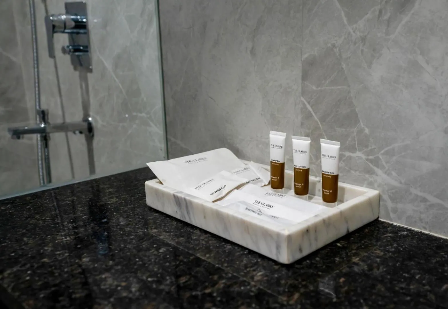 Clarks Inn Suites Agra Near Tajmahal Hotel