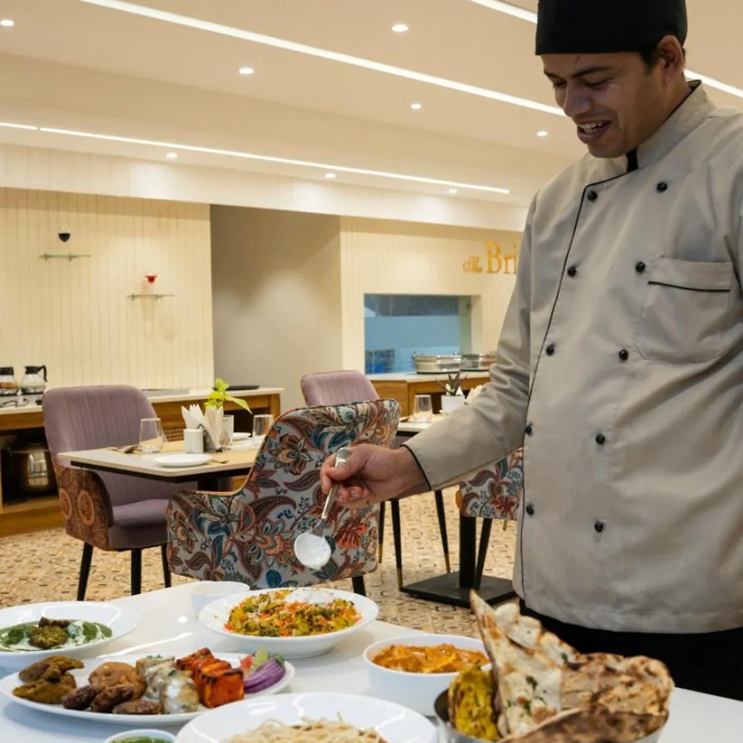 Clarks Inn Suites Agra Near Tajmahal Hotel