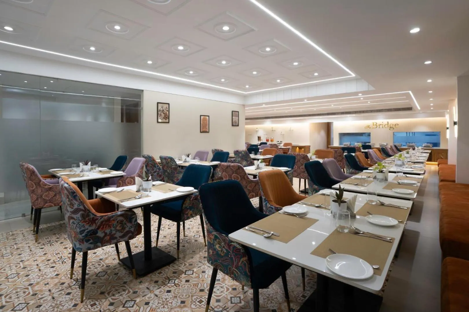 **** Hotel Clarks Inn Suites Agra Near Tajmahal India